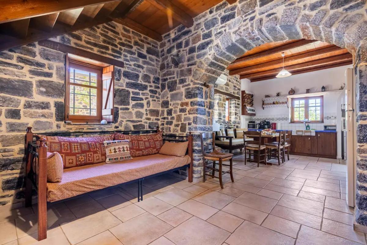 Kapetanianá Traditional Stone House By The Sea... מראה חיצוני תמונה