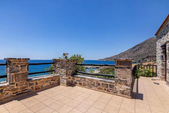 Kapetanianá Traditional Stone House By The Sea... מראה חיצוני תמונה